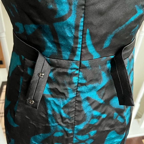 Abstract Tahari Dress - Picture 5 of 8